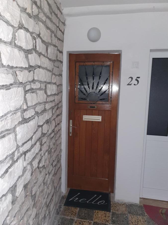 Apartment Stela