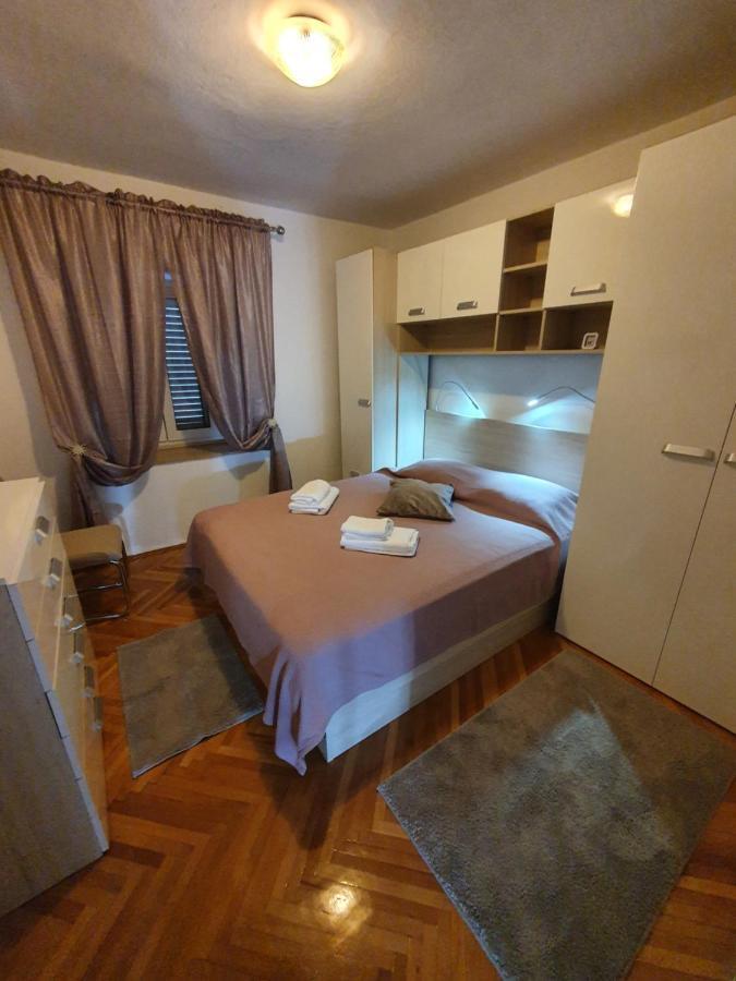 Apartment Stela