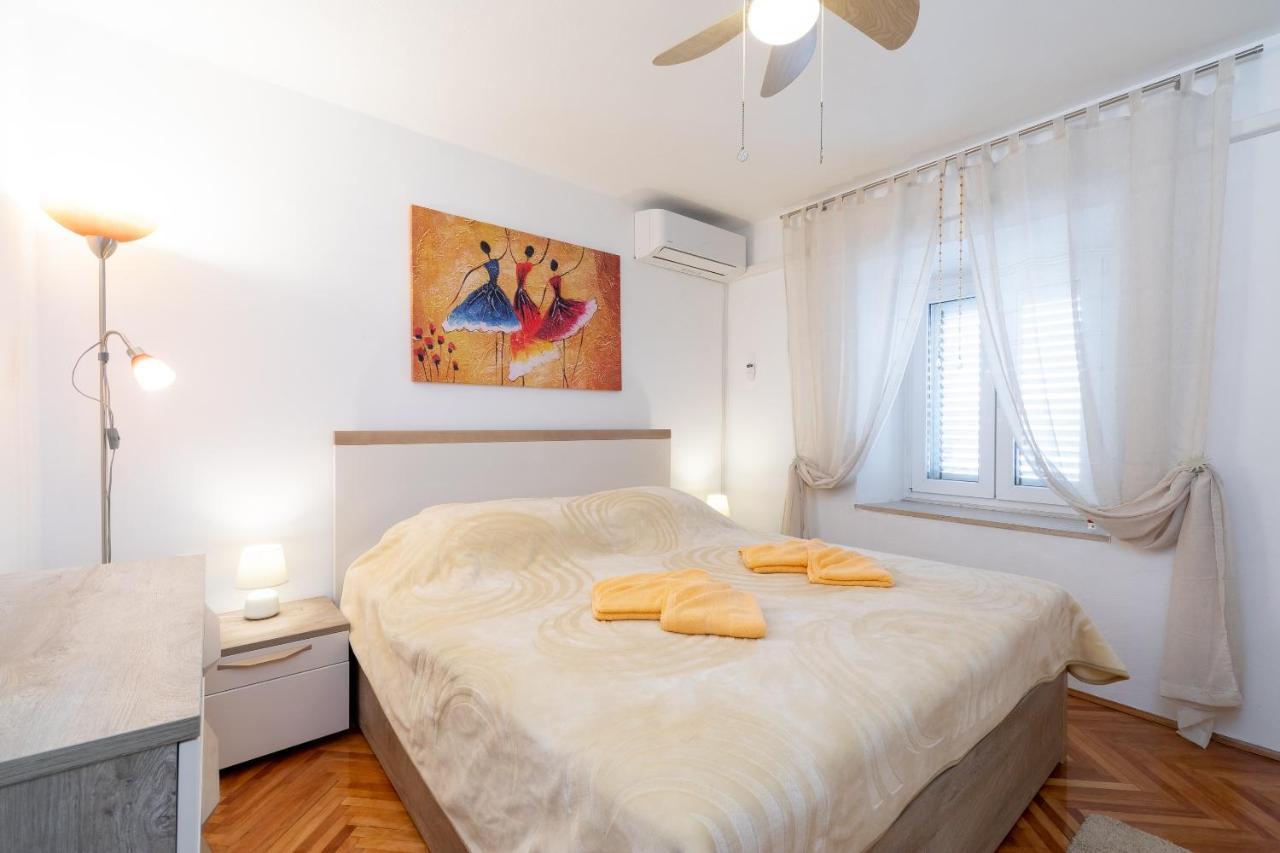Apartment Stela